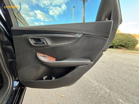 Used 2014 Chevrolet Impala LT w/ Convenience Package image 39