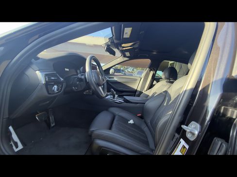 Used 2022 BMW 530i w/ M Sport Package RWD image 6