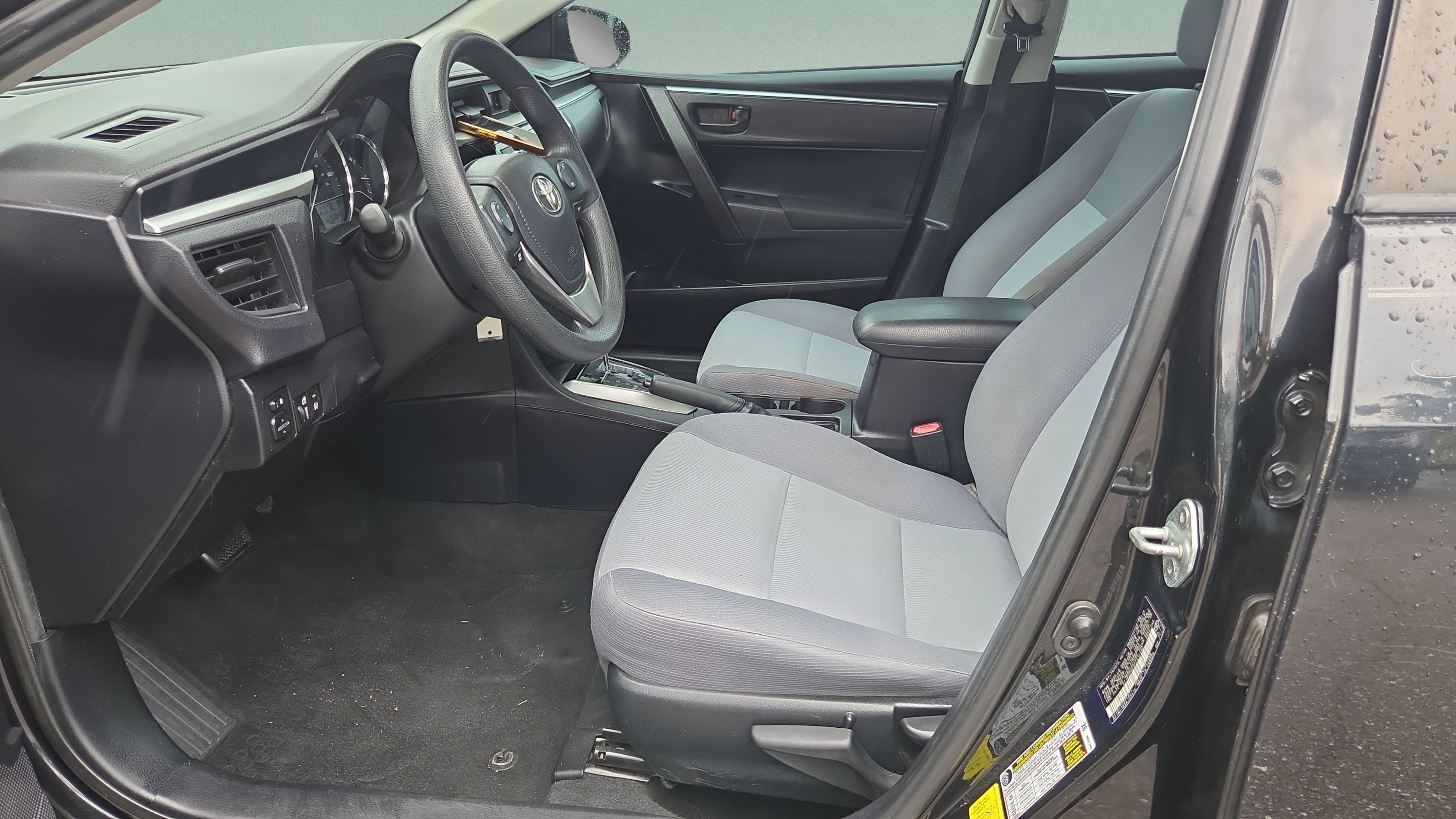 Used 2015 Toyota Corolla L FWD image 9