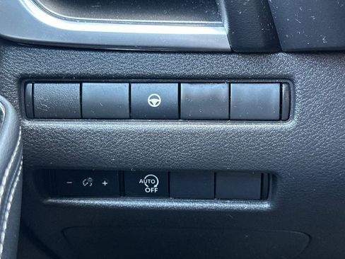 Used 2023 Nissan Rogue SV FWD image 39