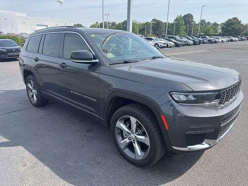 Used 2022 Jeep Grand Cherokee L Limited AWD/4WD image 3