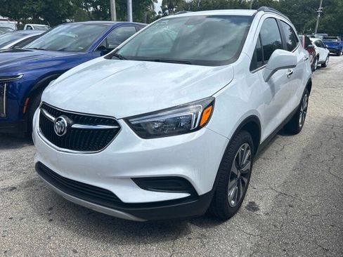 Used 2022 Buick Encore Preferred w/ Safety Package FWD image 1