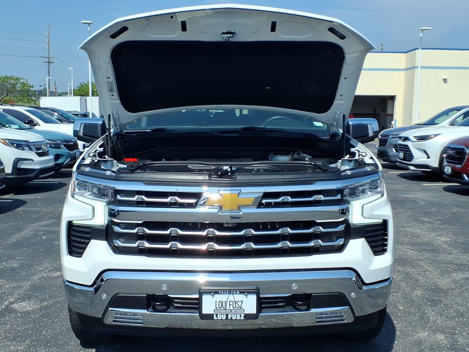 Used 2025 Chevrolet Silverado 1500 LTZ w/ Z71 Off-Road Package AWD/4WD image 31
