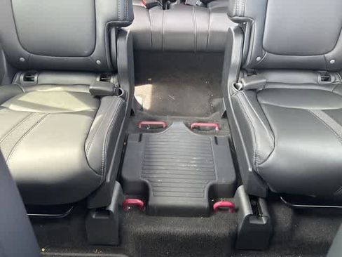 Certified 2025 Honda Pilot Touring image 21