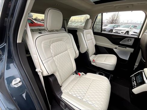 Used 2021 Lincoln Aviator Black Label Grand Touring w/ Class IV Trailer Tow Package AWD/4WD image 16
