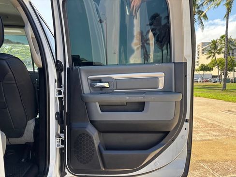 Used 2019 RAM 1500 Classic SLT RWD image 16