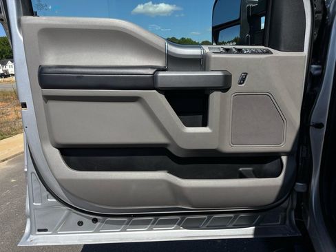 Used 2017 Ford F250 XLT w/ XLT Premium Package AWD/4WD image 15