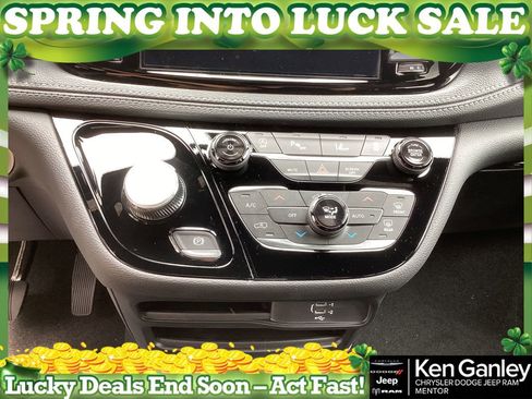 New 2026 Chrysler Pacifica Select image 12