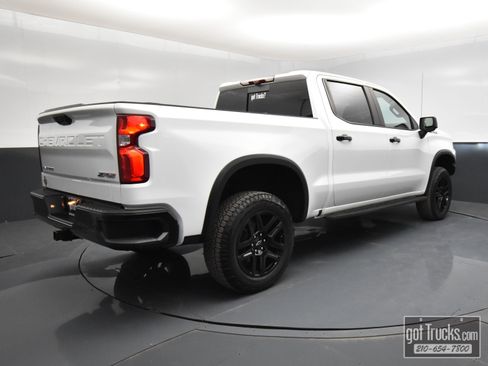 Used 2024 Chevrolet Silverado 1500 ZR2 w/ Technology Package image 48