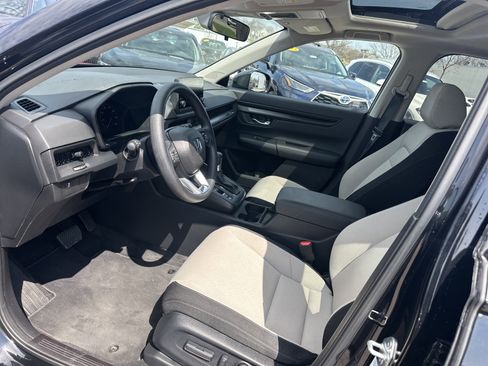 Used 2025 Honda CR-V EX image 13