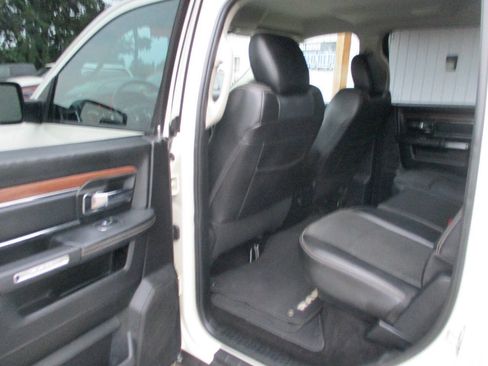 Used 2016 RAM 1500 Laramie w/ Convenience Group AWD/4WD image 19