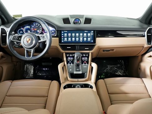 Certified 2022 Porsche Cayenne w/ Premium Package image 19