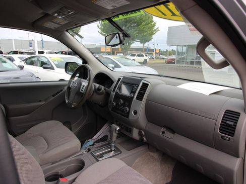 Used 2017 Nissan Frontier SV w/ SV Value Truck Package image 21