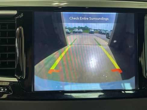 Used 2018 Chrysler Pacifica Touring-L Plus w/ S Appearance Package FWD image 14