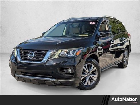 Used 2019 Nissan Pathfinder SL image 1