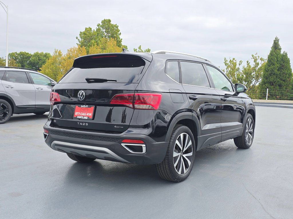 Used 2023 Volkswagen Taos SE AWD/4WD image 3