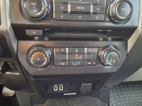 Used 2018 Ford F150 XLT w/ Trailer Tow Package AWD/4WD image 24