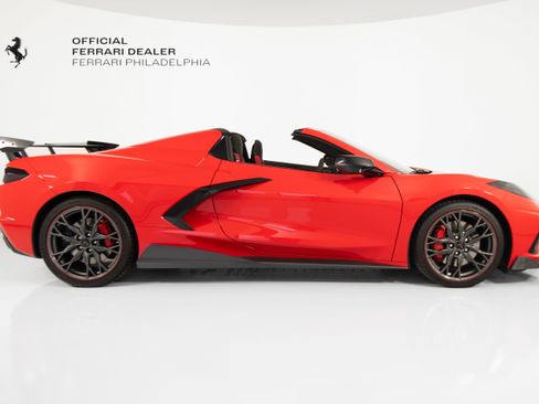 Used 2023 Chevrolet Corvette Stingray Premium Conv w/ Z51 Performance Package RWD image 8