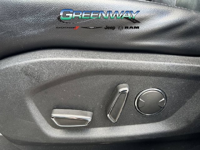 Used 2019 Ford Edge Titanium FWD image 22