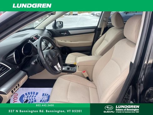 Used 2017 Subaru Outback 2.5i Premium image 11