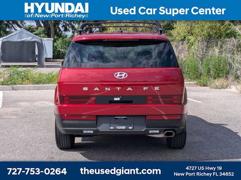 Used 2025 Hyundai Santa Fe SEL FWD image 4