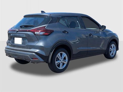 New 2025 Nissan Kicks Play S image 5