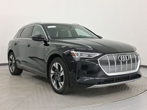 Used 2022 Audi e-tron Premium Plus w/ Premium Plus Package image 7