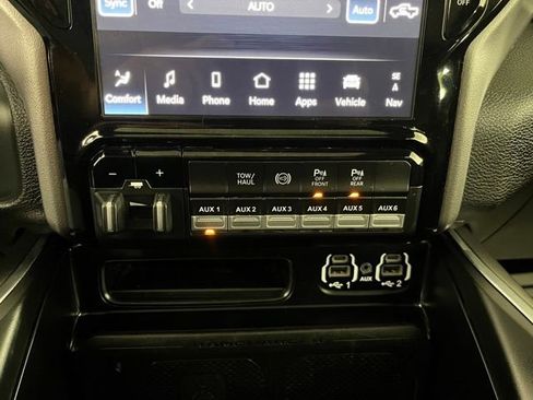 Used 2023 RAM 2500 Laramie AWD/4WD image 33