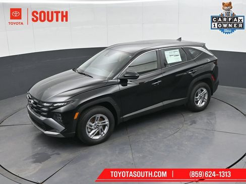 Used 2025 Hyundai Tucson SE AWD/4WD image 48