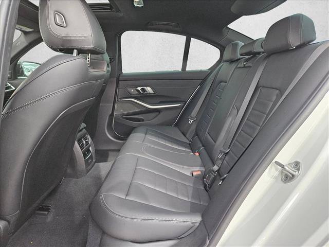 Used 2026 BMW 330i Sedan w/ M Sport Package RWD image 15