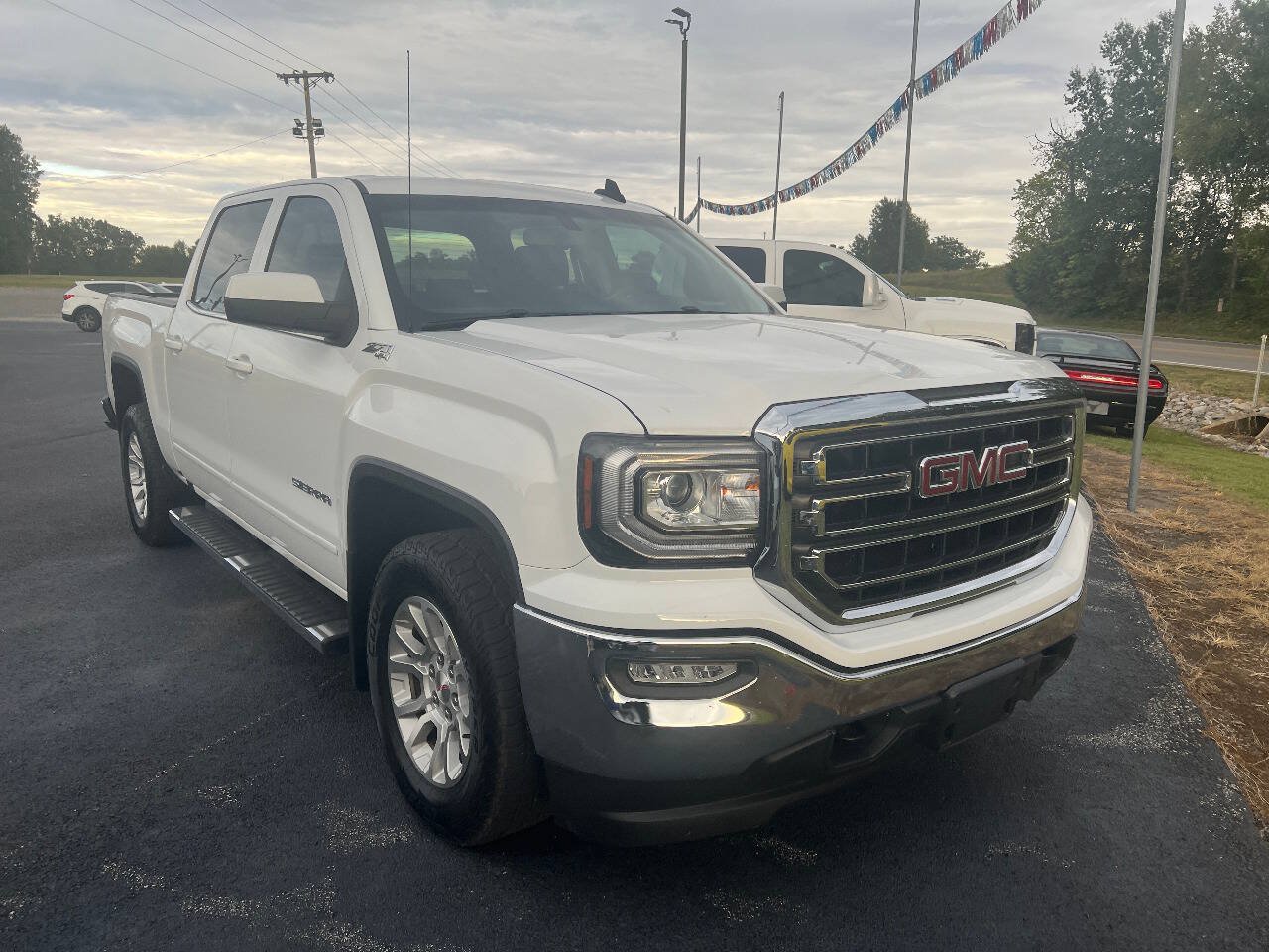 Used 2016 GMC Sierra 1500 SLE w/ SLE Value Package AWD/4WD image 7