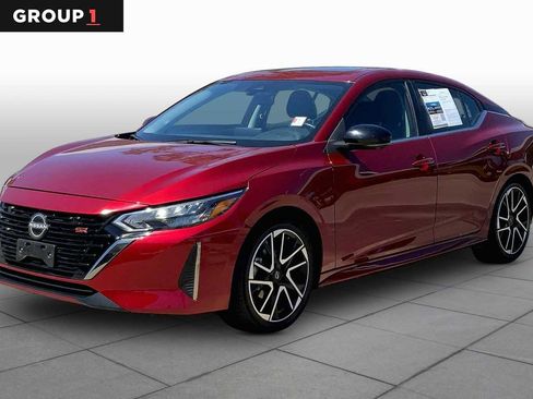 Used 2025 Nissan Sentra SR w/ SR Premium Package FWD image 1
