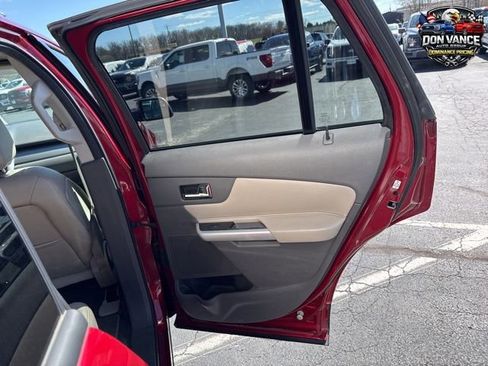 Used 2013 Ford Edge SEL FWD image 32