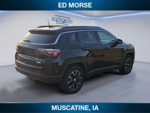 Used 2022 Jeep Compass Latitude w/ Sun and Sound Group FWD image 5