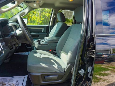 Used 2014 RAM 1500 Classic SLT AWD/4WD image 16