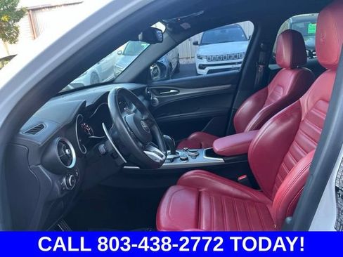 Used 2022 Alfa Romeo Stelvio Veloce AWD/4WD image 7