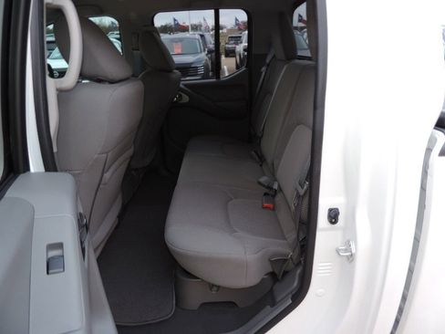 Used 2021 Nissan Frontier SV image 16