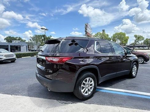 Used 2020 Chevrolet Traverse LT FWD image 4
