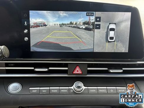 Used 2024 Hyundai Elantra Limited FWD image 15