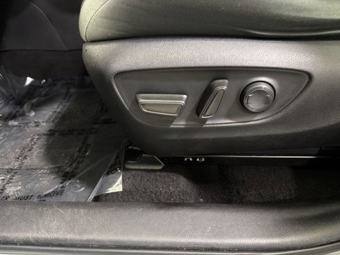 Used 2022 Toyota RAV4 XLE AWD/4WD image 27