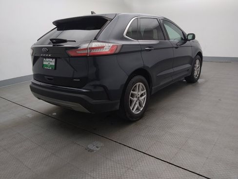 Used 2023 Ford Edge SEL image 9