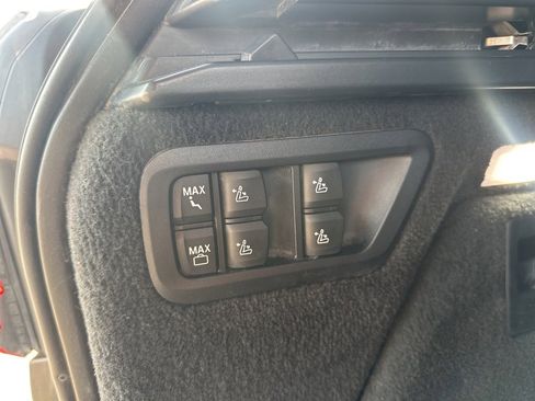 Used 2023 BMW X7 xDrive40i w/ M Sport Package image 40