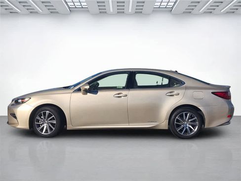 Used 2018 Lexus ES 300h image 3