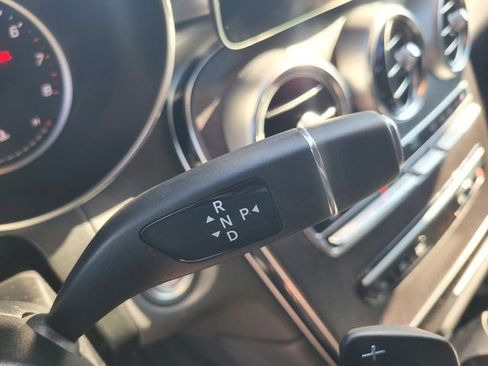 Used 2022 Mercedes-Benz GLC 300 4MATIC image 18