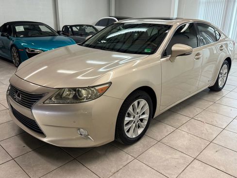 Used 2013 Lexus ES 300h image 3
