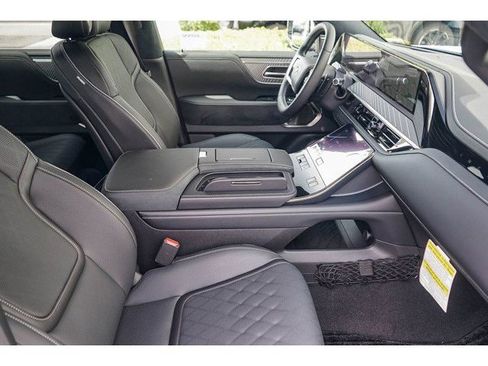 New 2026 INFINITI QX80 Autograph w/ Premium Cargo Package AWD/4WD image 17