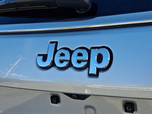 Certified 2025 Jeep Compass Limited AWD/4WD image 30