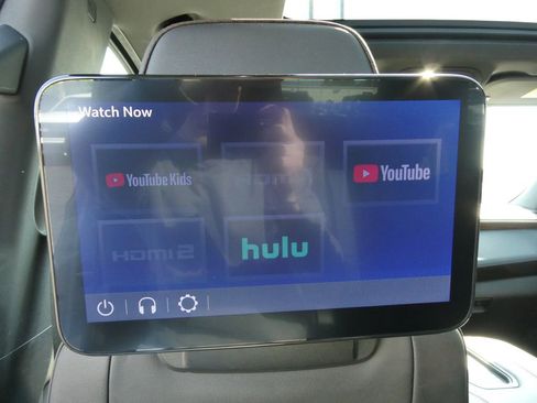 Used 2024 Chevrolet Tahoe High Country w/ Advanced Technology Package image 23