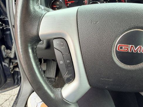 Used 2011 GMC Acadia SLE FWD image 14