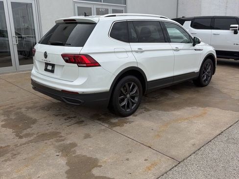 Certified 2023 Volkswagen Tiguan SE w/ Panoramic Sunroof Package FWD image 6